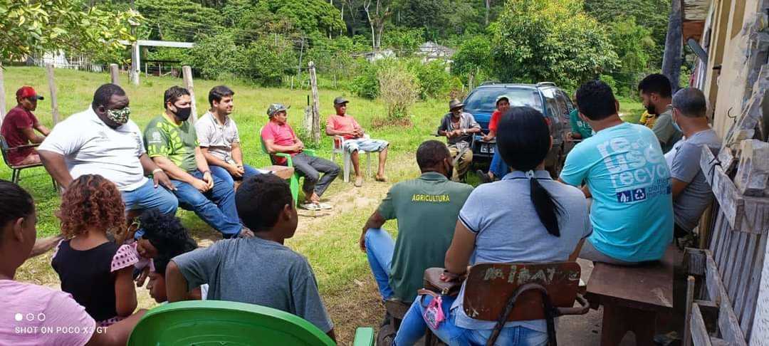 Camacã: Prefeito Paulo do Gás visita produtores rurais da  Associação Aperamcueba